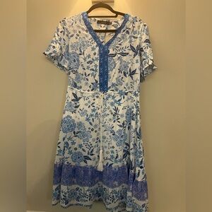 Blue and white flowy dress new with tags !